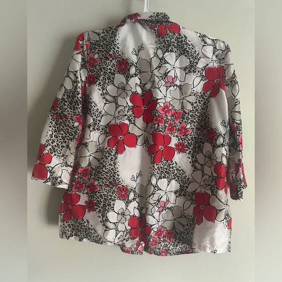 Women's 100% Silk Button Up Floral Blouse - Picture 2 of 5